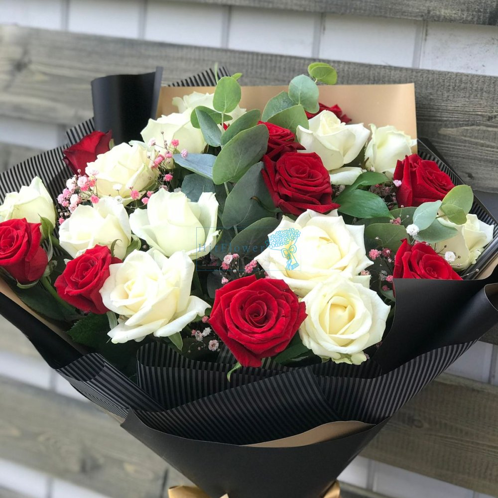 Букет цветов из: Розы